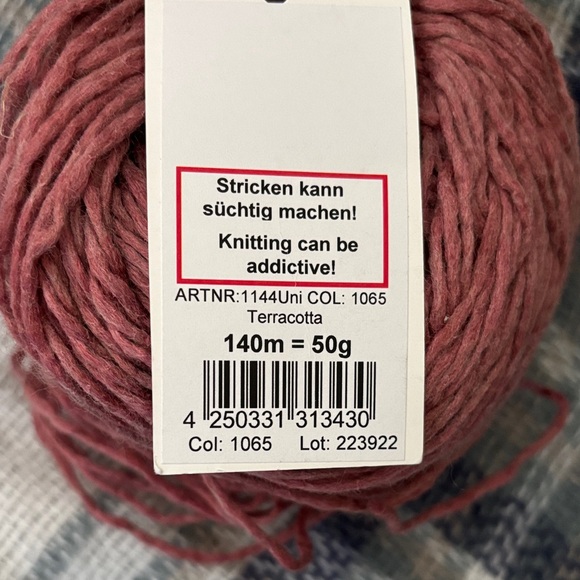 Schoppel Cashmere Queen Yarn DK weight “Terracotta” - Picture 3 of 4